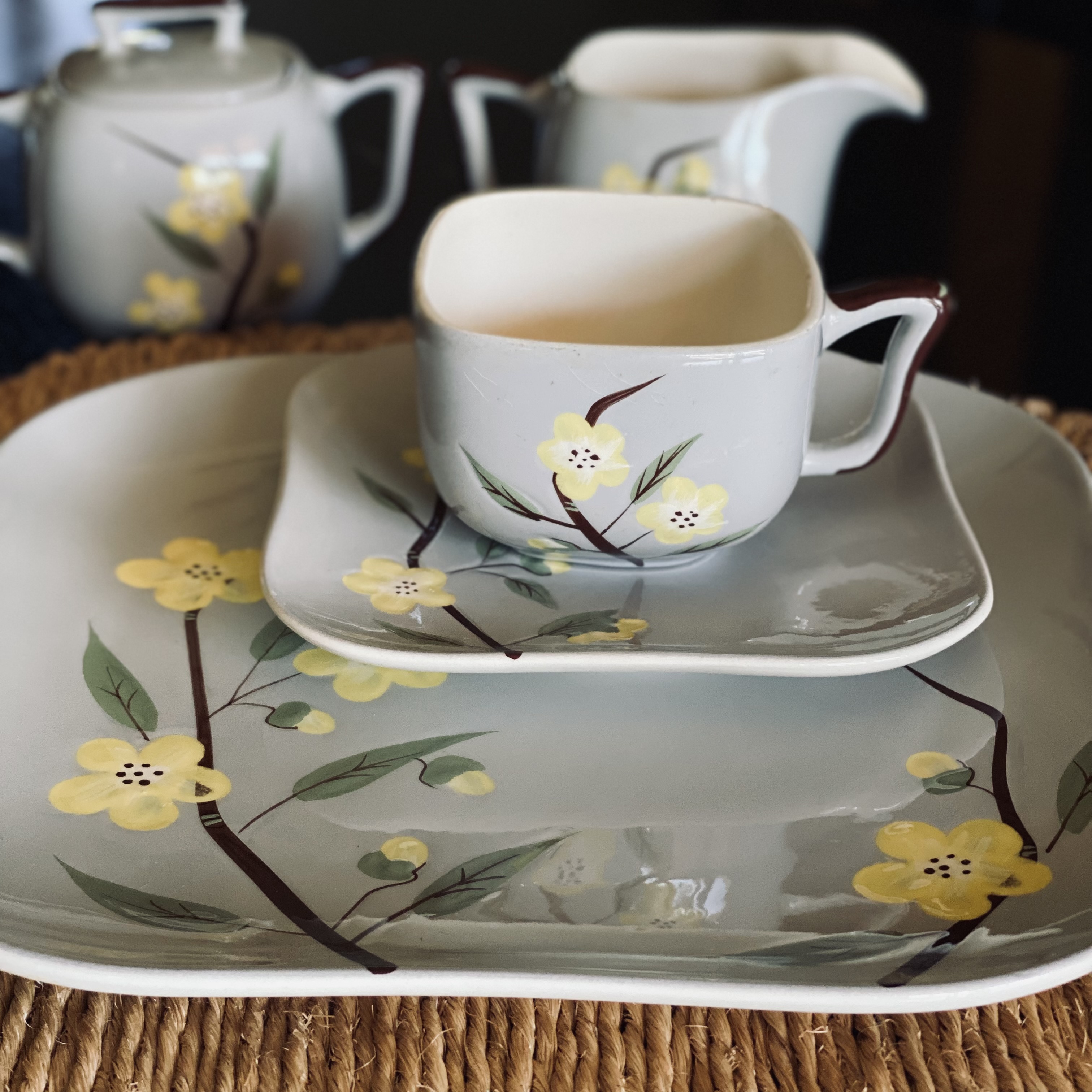 The Allure of Vintage Weil Ware Pottery